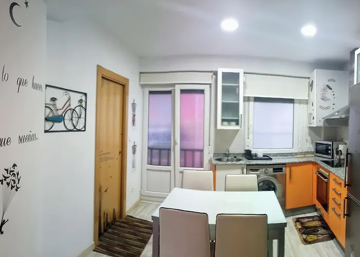 La Casita De Diana Laredo, Casco Antiguo, Playa Cercana, Parking Privado A 300m, Petfriendly